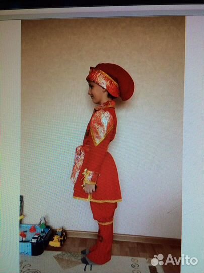 Продаются новогодние костюмы на мальчика