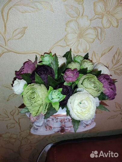 Вазон интерьерный на стену