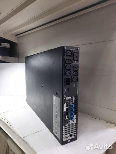 Источник бесперебойного питания APC Smart UPC SUM