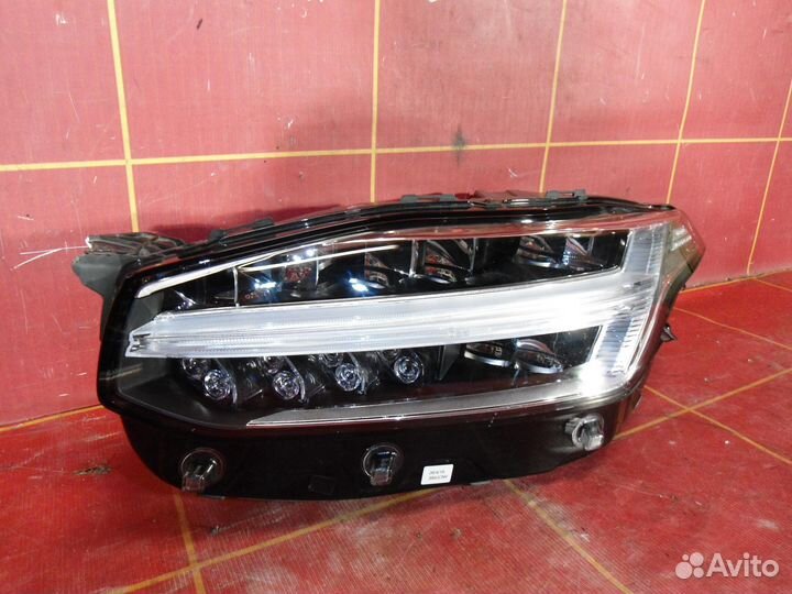 Фара левая Volvo XC90