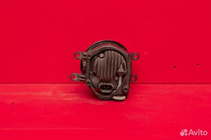 Фара противотуманная передняя левая Toyota Land