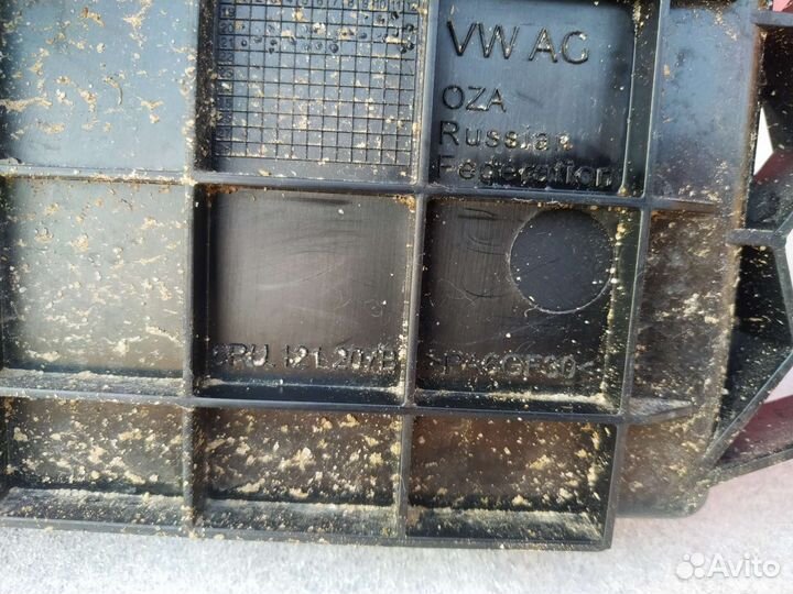 Диффузор вентилятора VW Polo 5 Skoda Rapid