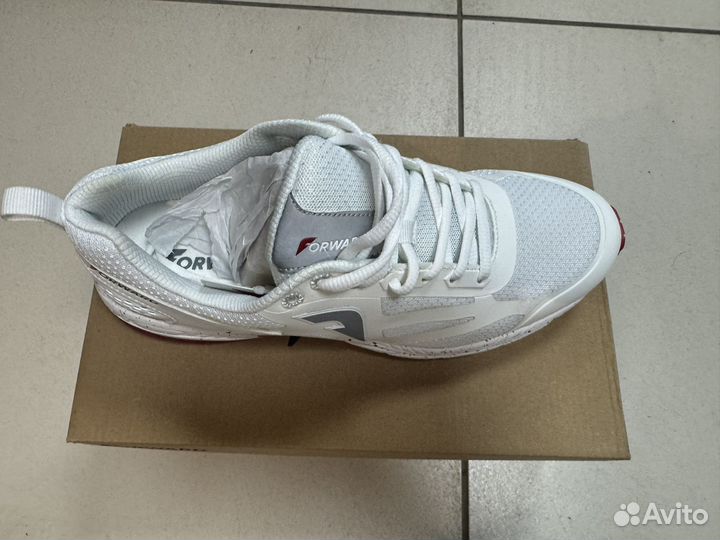 Кроссовки Forward