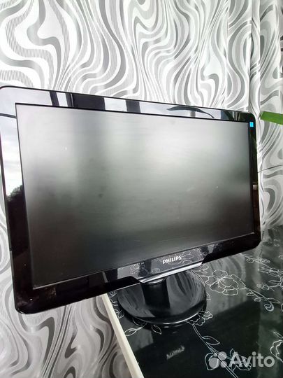 Монитор для компьютера philips
