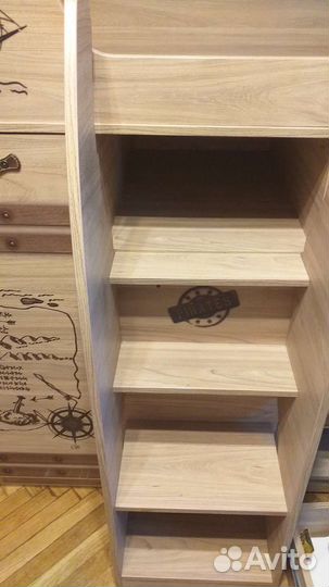 Кровать чердак со столом