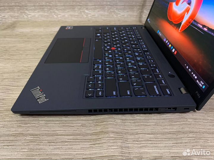 ThinkPad P14s Gen 4 HDR Ryzen 7 Pro 7840U 64GB/1TB