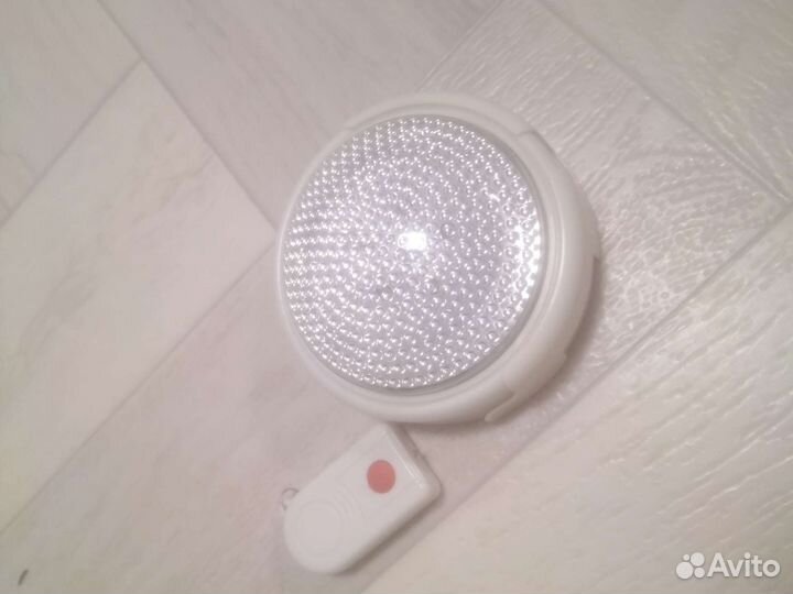 Фонарь на батарейках с пультом