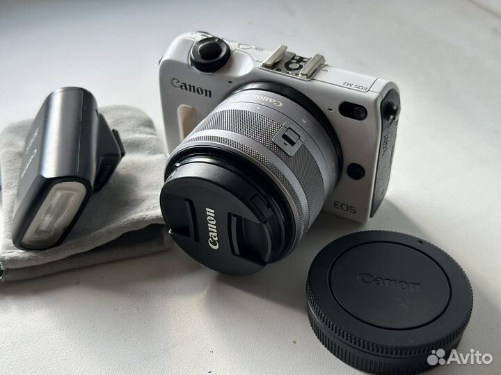 Canon eos m2