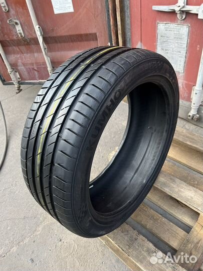 Kumho Ecsta PS71 245/40 R20