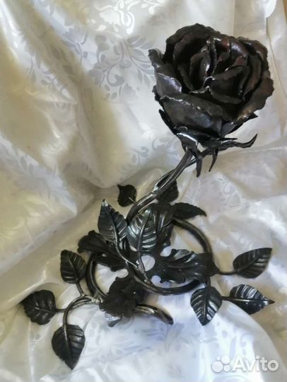 Кованая роза