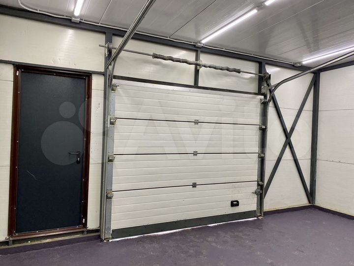 Гараж, > 30 м²