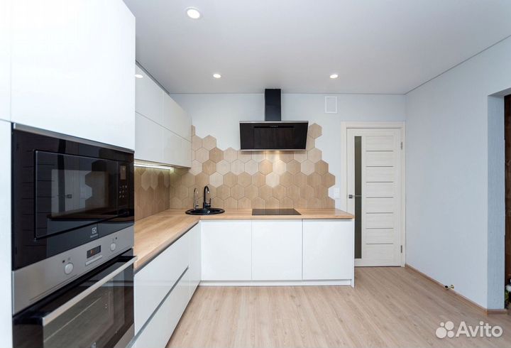 Кухня угловая на заказ.мдф фасады