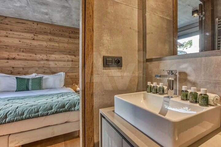 Дом 220 м² на участке 12 сот.