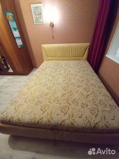 Кровать двухспальная с матрасом бу 160 200
