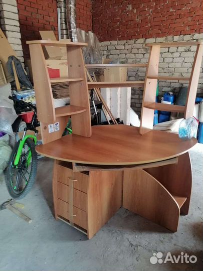 Компьютерный стол