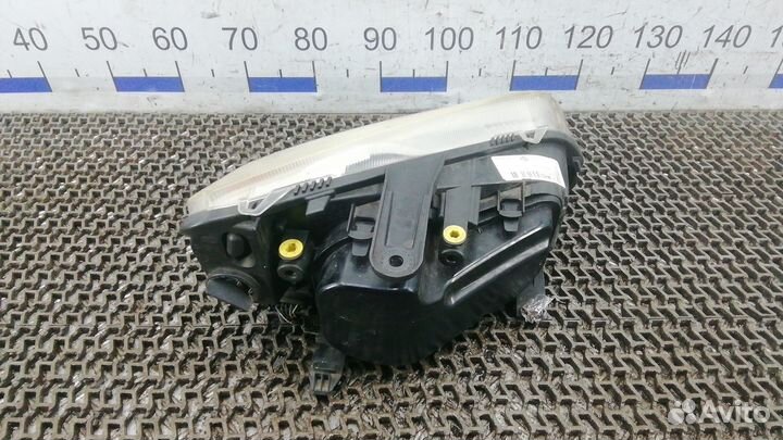 Фара Ford C-Max (2003-2010)