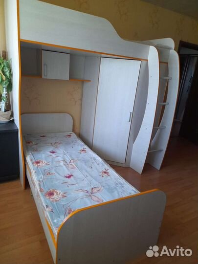 Двухъярусная кровать бу с матрасами