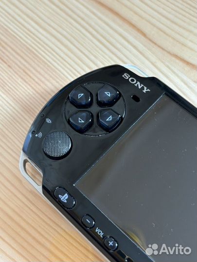 Sony PSP 3006/3008 прошитая с играми с коробкой