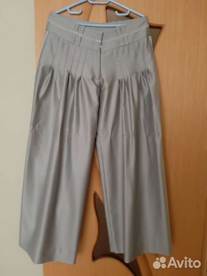 Брюки клеш от бедра