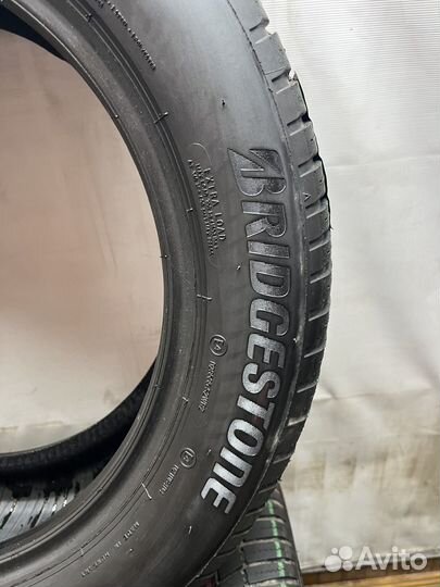 Bridgestone Weather Control A005 Evo 215/55 R17 98W