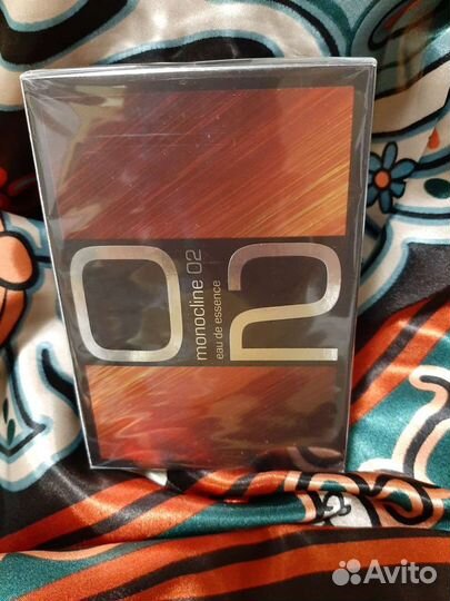 Molecule 02 Escentric Molecules