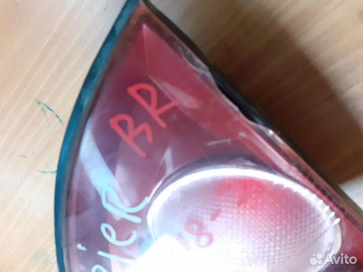 Вставка багажника правая toyota harrier MCU10W