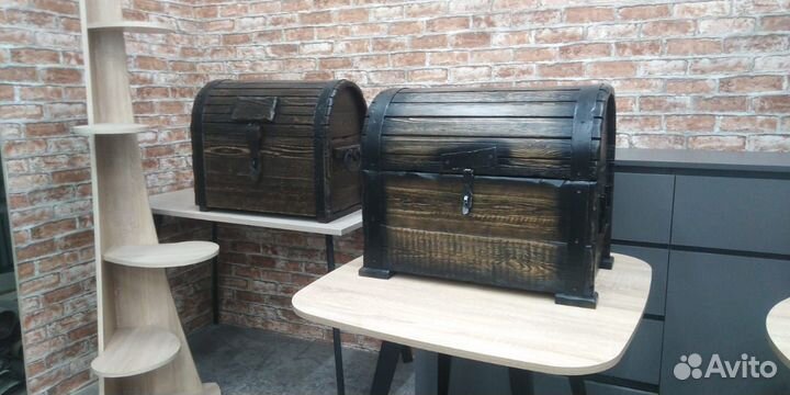 Сундук из дерева 