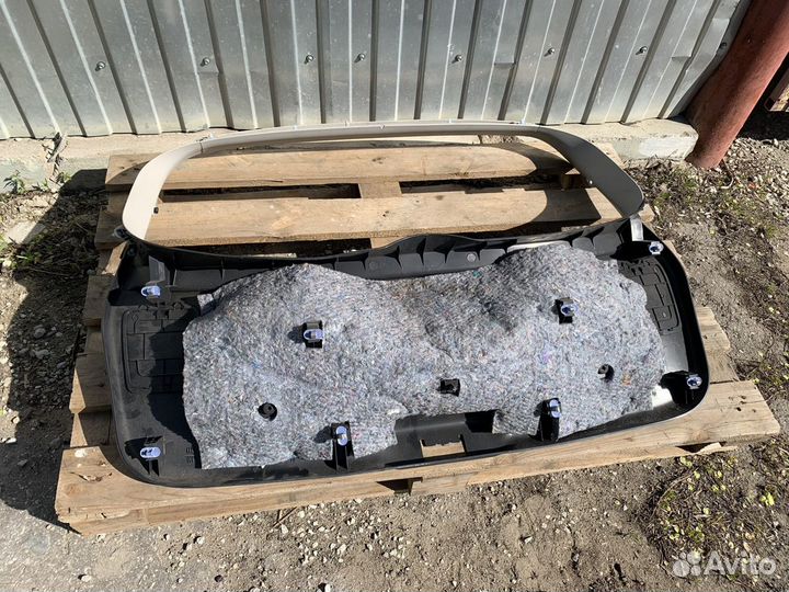 Обшивки крышки багажника Рено Меган 3 хэтчбек