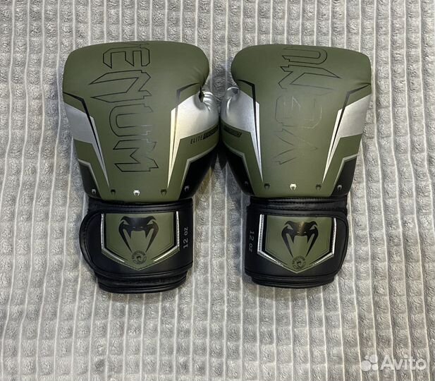 Боксерские перчатки leone