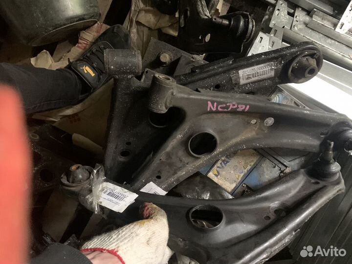 Рычаг в сборе Toyota bb vitz funcargo Ist и др