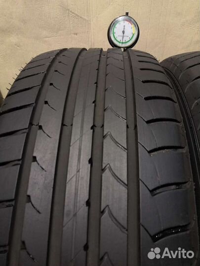 Goodyear EfficientGrip 215/55 R17