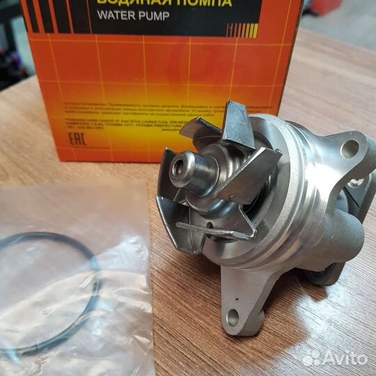 Насос водяной Ford Focus 2 1.8/2.0