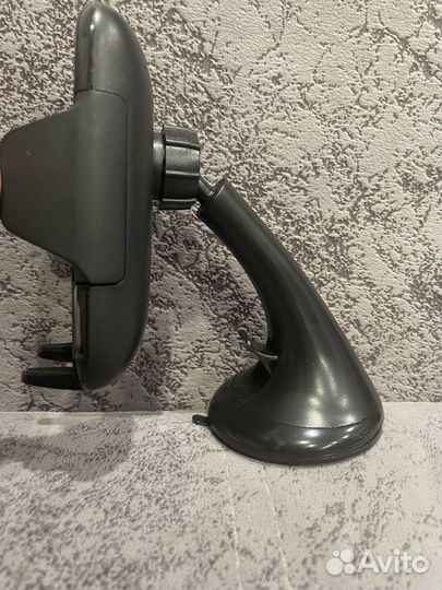 Держатель для телефона с беспроводной зарядкой