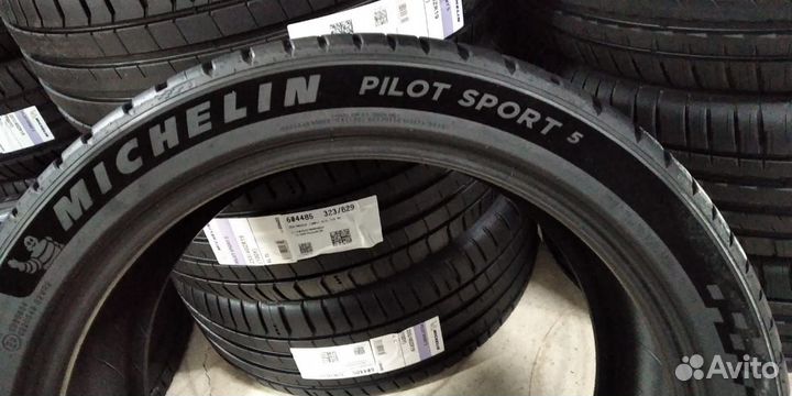 Michelin Pilot Sport 5 235/40 R19 96Y