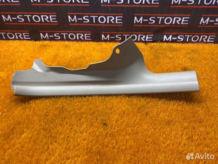 Накладка на порог салона задняя правая Bmw