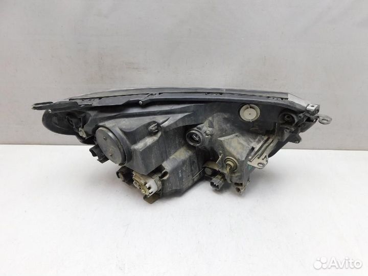 Фара левая Toyota RAV4