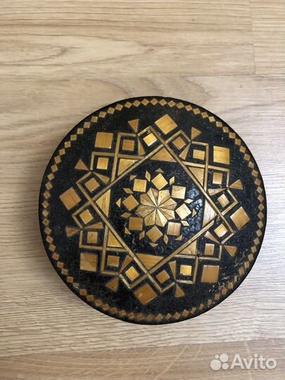 Антикварная шкатулка