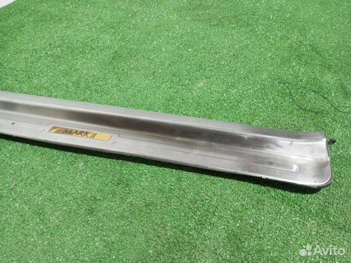 Накладка на порог салона правая Toyota Mark2 JZX90