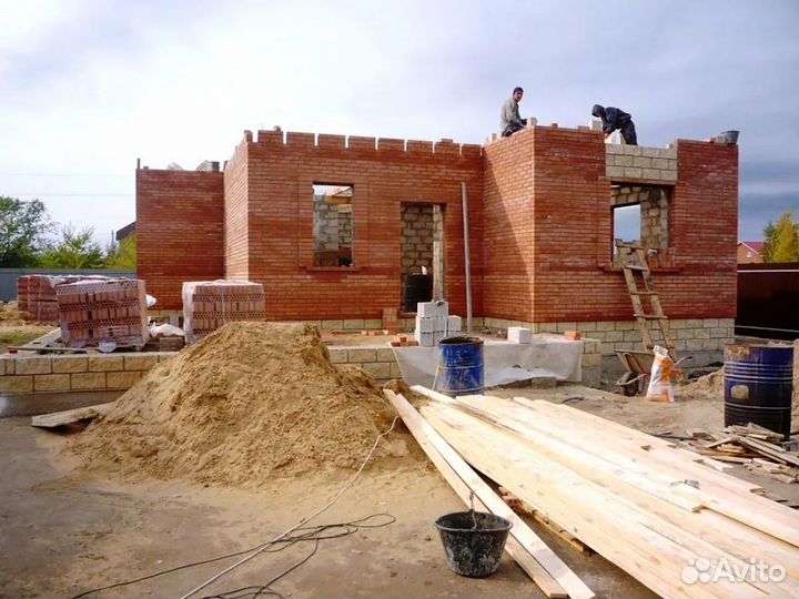 Бригада строителей