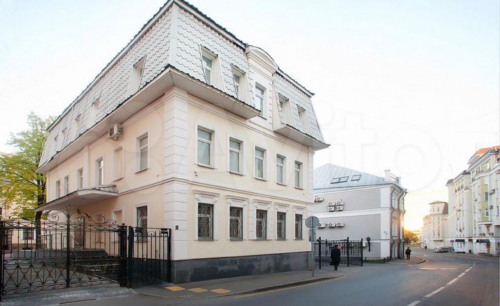 Здание, 411 м²