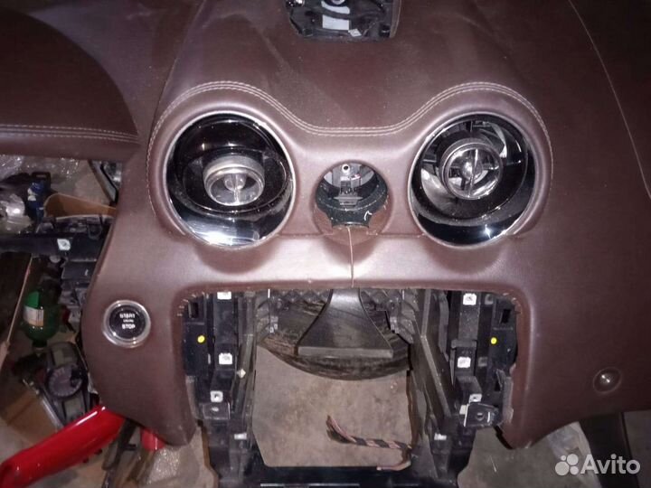 Торпедо, панель передняя, безопасность Jaguar XJ