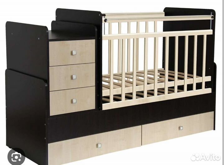 Детская кровать с пеленальным комодом