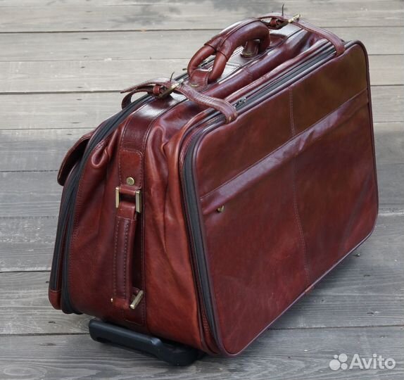 Сумка саквояж на колесиках и другие