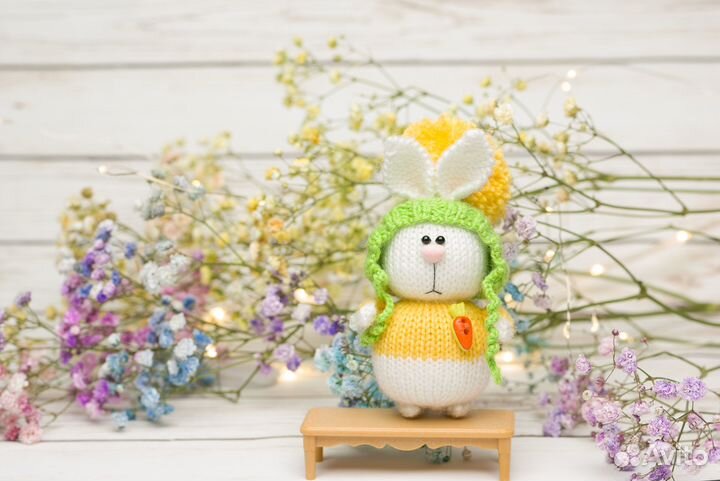 Вязаный заяц Морковкин, пасхальный кролик