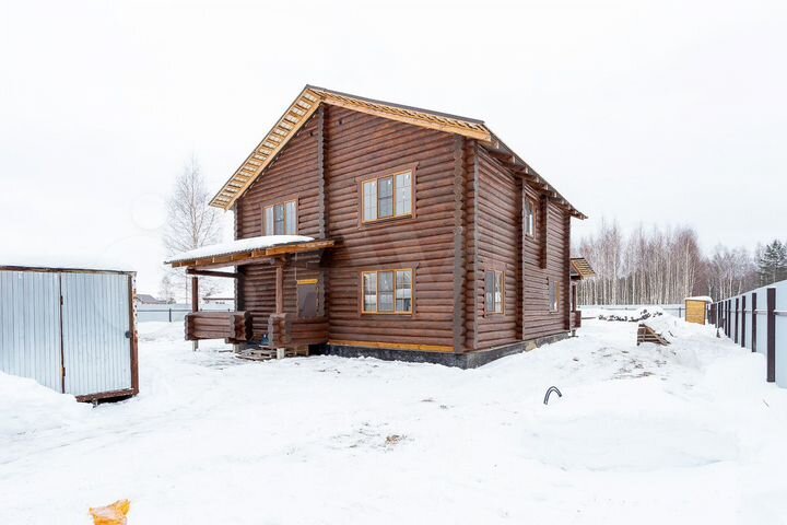 Коттедж 215 м² на участке 12 сот.