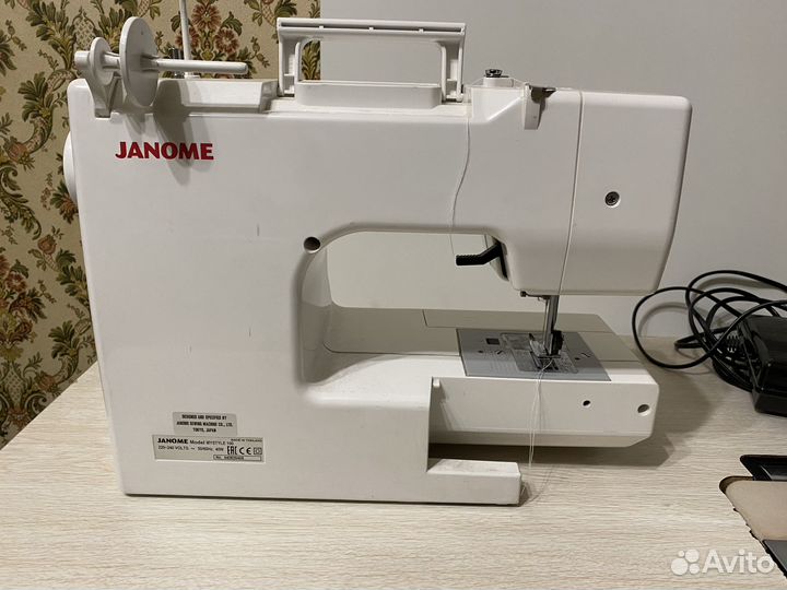 Швейная машина Janome My Style 100