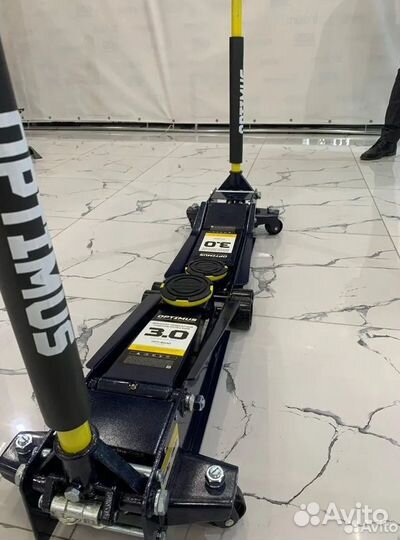 Домкрат подкатной низкопрофильный 3 тонны