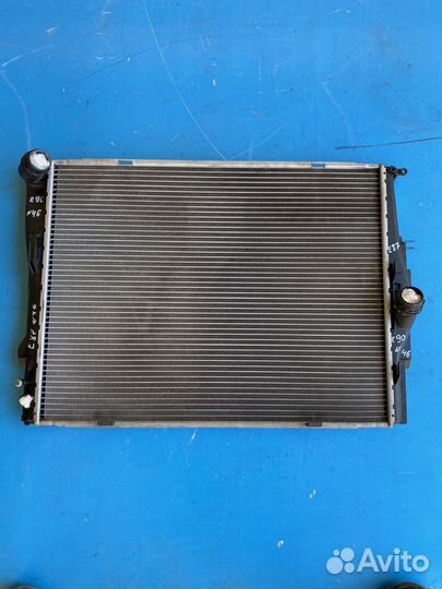 Радиатор охлаждения на BMW E90 N46
