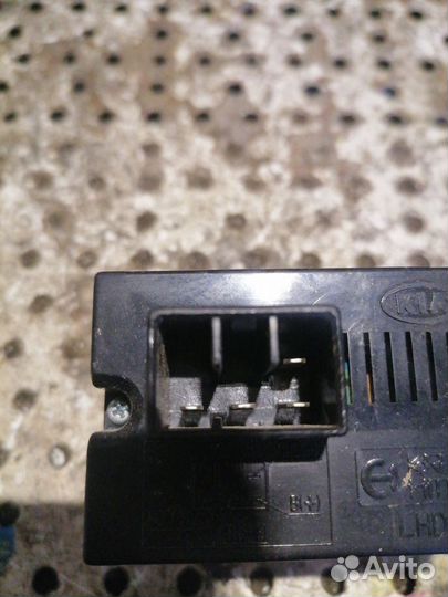 Часы Kia Spectra