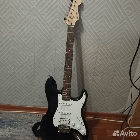 Электро гитара fender squier bullet Stratocaster